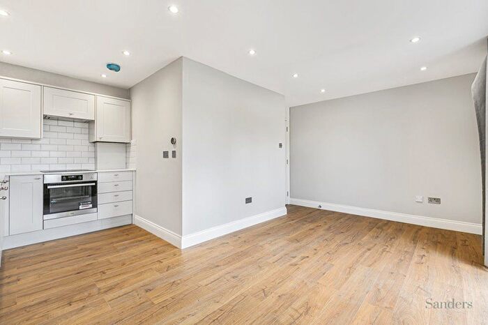 1 Bedroom Flat To Rent In Carnwath Road, Fulham, London, SW6