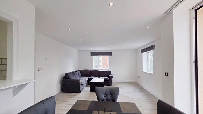 3 Bedroom Flat To Rent In Wards Wharf Approach, London, E16