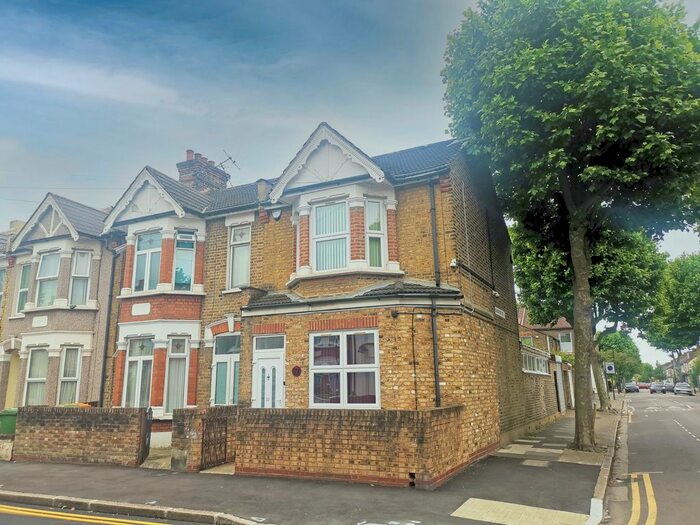 Houses for sale & to rent in E6 2LQ, Latimer Avenue, East Ham Central