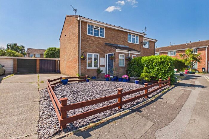 2 Bedroom End Of Terrace House For Sale In Hayward Close, Clevedon, North Somerset, BS21