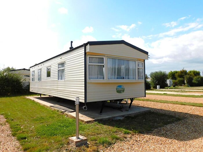 3 Bedroom Mobile Home To Rent In Heron Cottage Park, Frostley Gate., PE12
