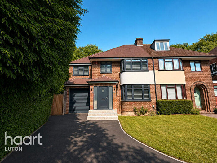 5 Bedroom Semi-Detached House For Sale In Knoll Rise, Luton, LU2