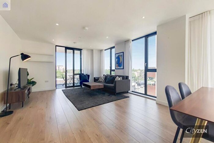 3 Bedroom Flat To Rent In Merchants House, Forrester Way, Stratford, E15