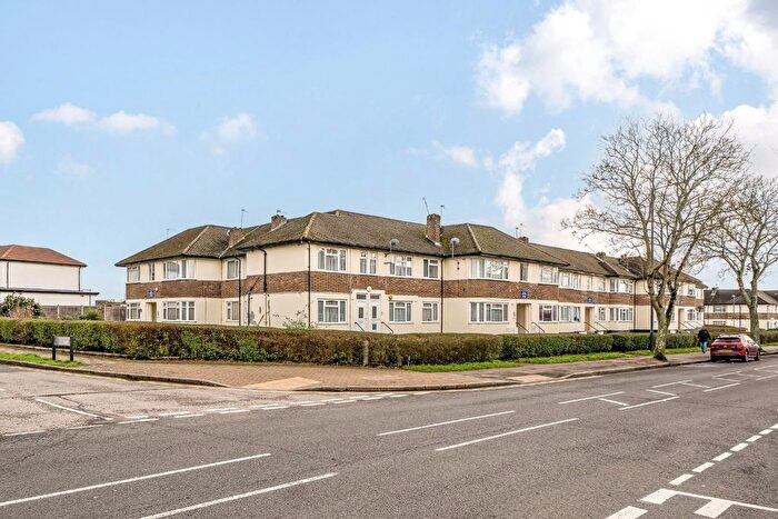 2 Bedroom Maisonette For Sale In Kenton Lane, Harrow, HA3