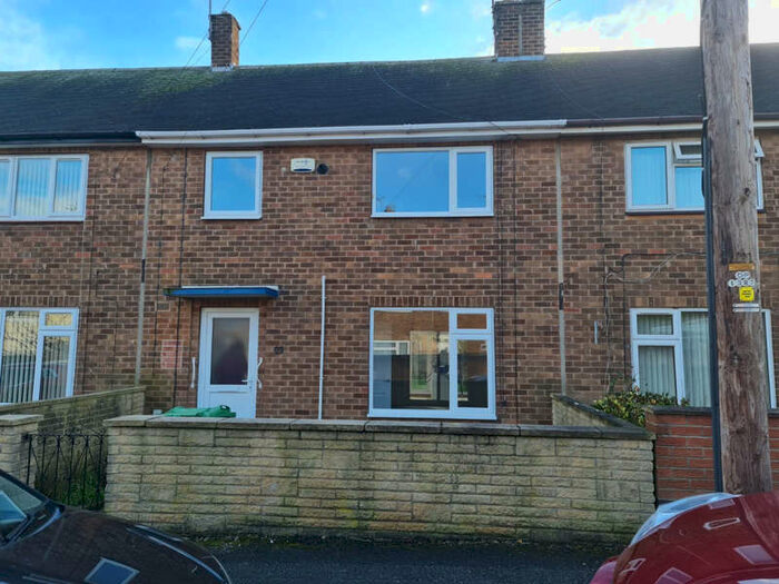 3 Bedroom Terraced House To Rent In Lechlade Road, Nottingham, NG5