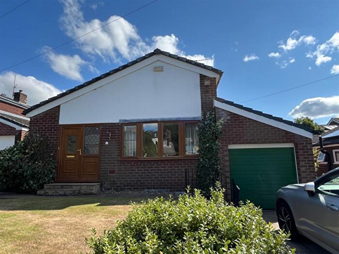 2 Bedroom Detached Bungalow For Sale In Bardsley Gate Avenue, Stalybridge, SK15