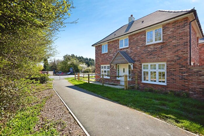 3 Bedroom Detached House For Sale In Border Close, Shaftesbury, SP7