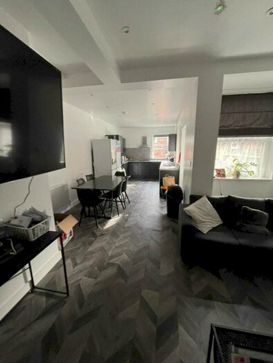 6 Bedroom Terraced House To Rent In Furness Road, Manchester, M14