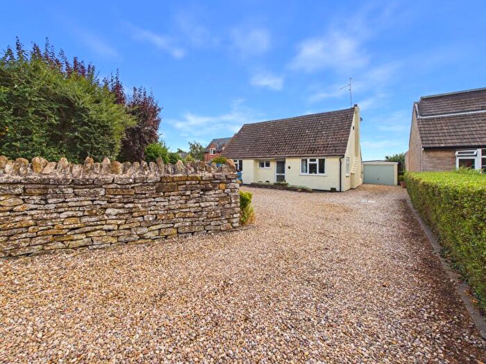 3 Bedroom Detached Bungalow For Sale In High Street, Ravensthorpe, NN6