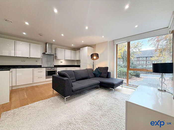 2 Bedroom Flat For Sale In Hornsey Lane, N6