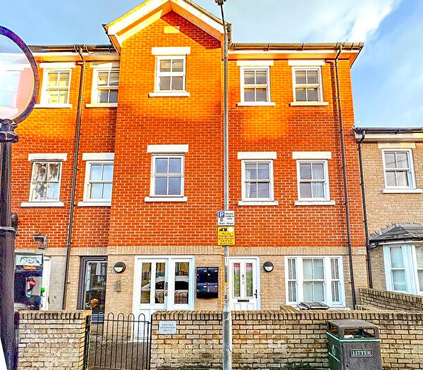 1 Bedroom Flat To Rent In Sutton Road, Watford, WD17
