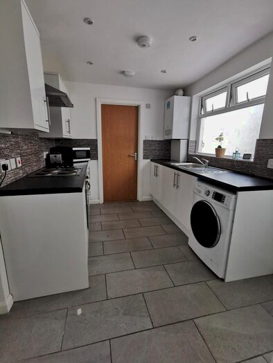 4 Bedroom Property To Rent In Richardson Street, Sandfields, Swansea, SA1