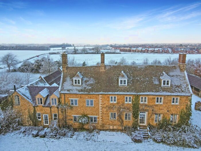 7 Bedroom Detached House To Rent In Stratford Road, Drayton, Banbury, Oxfordshire, OX15