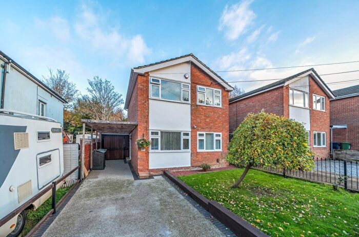 3 Bedroom Detached House For Sale In Lower New Road, West End, Southampton, Hampshire, SO30