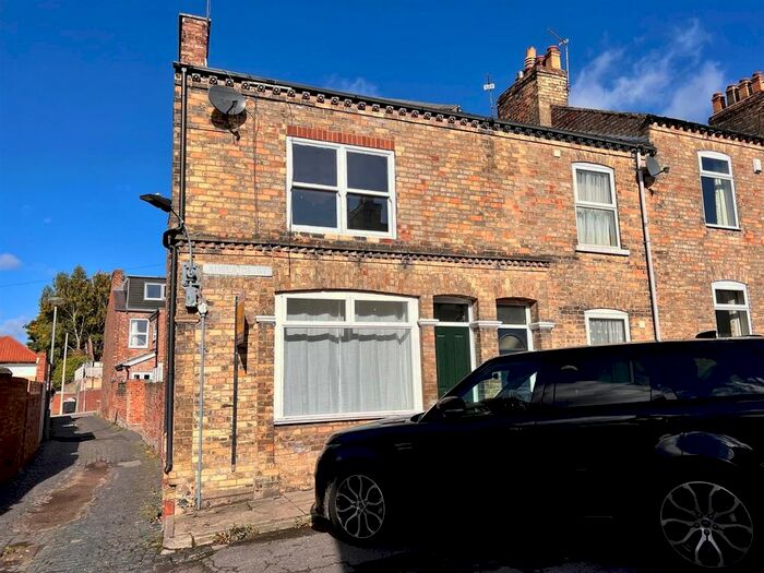 2 Bedroom End Of Terrace House To Rent In Adelaide Street, York, YO23