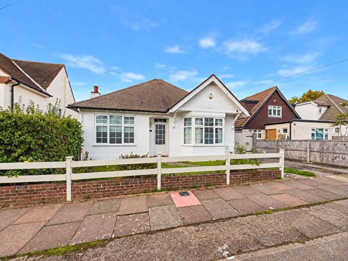 3 Bedroom Bungalow For Sale In Mayfield Road, Bromley, BR1
