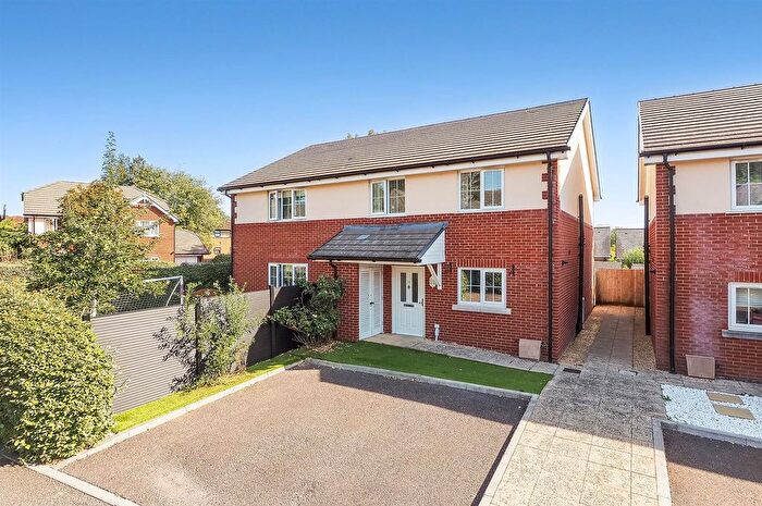 3 Bedroom Semi-Detached House For Sale In Windsor Road, Andover, SP10
