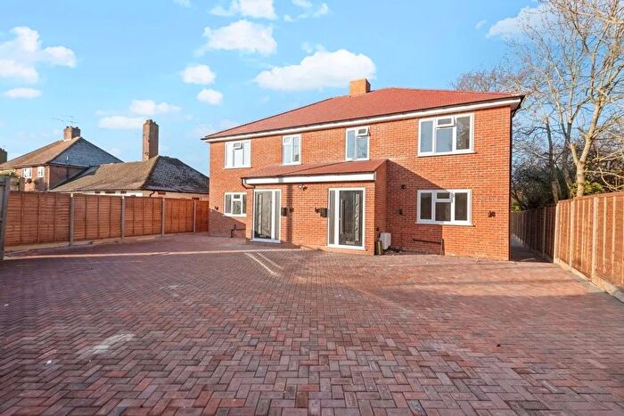 4 Bedroom Semi-Detached House To Rent In Uxbridge, UB8