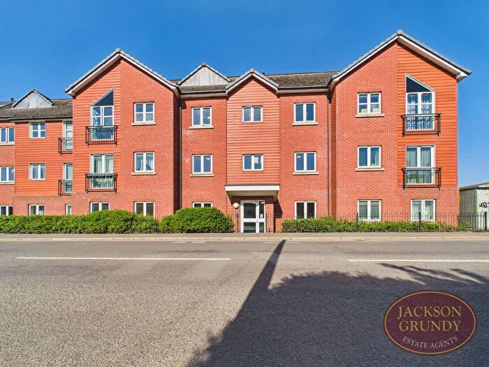 2 Bedroom Flat To Rent In St. Andrews Road, Semilong, NN2