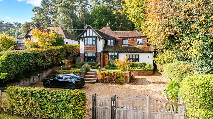 4 Bedroom Detached House For Sale In Bushey Croft, Oxted, RH8