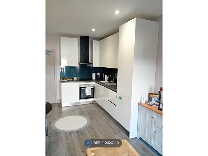 1 Bedroom Flat To Rent In Cube House, Stoke Mandeville, Aylesbury, HP22