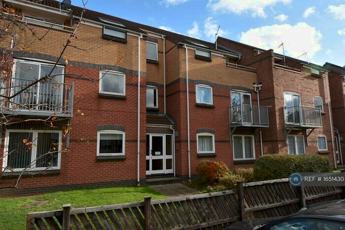 2 Bedroom Flat To Rent In Tonnelier Road, Nottingham, NG7