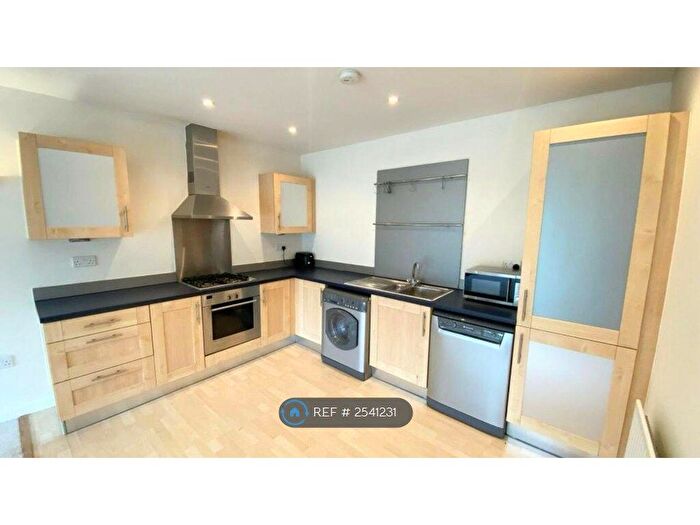2 Bedroom Flat To Rent In Caledonian Road, Bristol, BS1