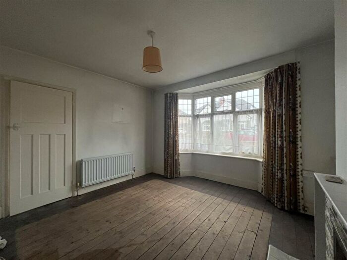 2 Bedroom Semi-Detached House For Sale In Brookvale Road, Stratford-Upon-Avon, CV37