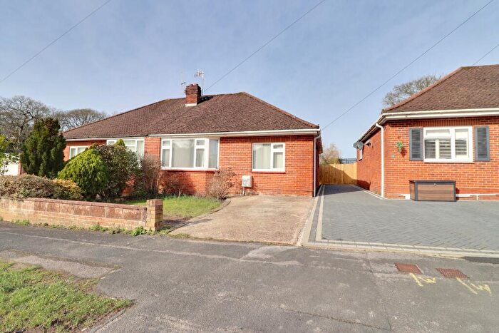 2 Bedroom Semi-Detached Bungalow For Sale In Yew Tree Avenue, Cowplain, PO8