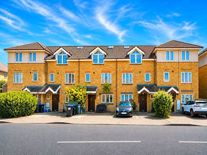 5 Bedroom Terraced House To Rent In De Havilland Road, Edgware, HA8