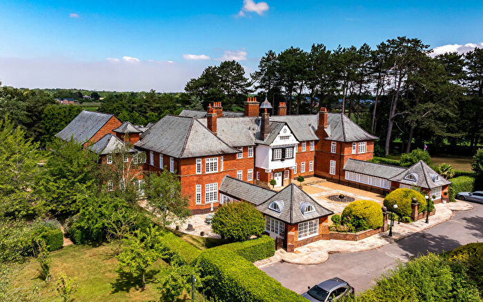 2 Bedroom Flat For Sale In The Kent, High Grove, Ancoats Lane, Great Warford, Alderley Edge, SK9