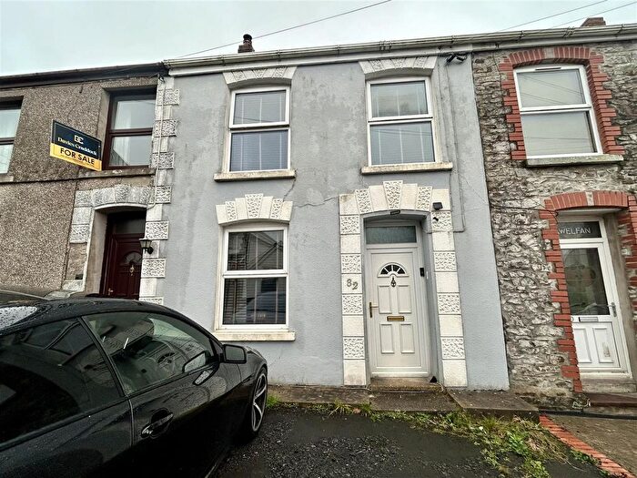 3 Bedroom Terraced House For Sale In Heol Y Banc, Bancffosfelen, Llanelli, SA15