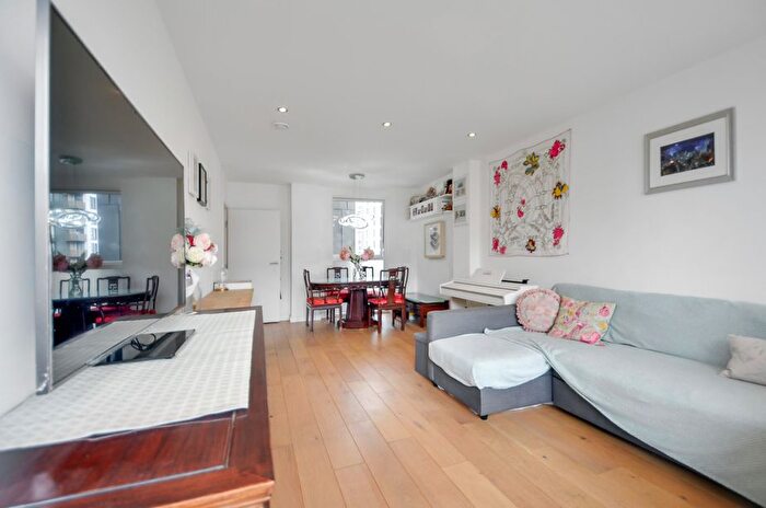 2 Bedroom Flat For Sale In Norman Road, London, SE10