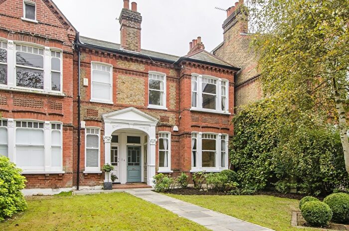 2 Bedroom Flat To Rent In Croxted Road, London, SE21