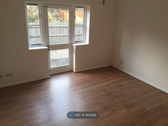 1 Bedroom Flat To Rent In Croftongate Way, London, SE4