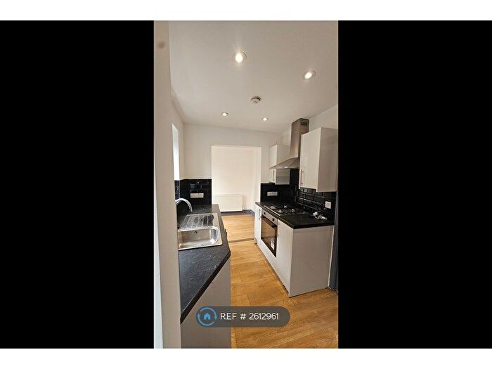 3 Bedroom Semi-Detached House To Rent In Hillside Avenue, Liverpool, L36