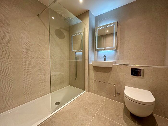 2 Bedroom Retirement Property For Sale In Fountain Way, Salisbury, Wiltshire, SP2