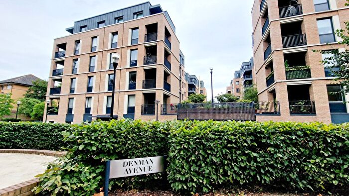 2 Bedroom Flat To Rent In Denman Avenue, Southall, UB2