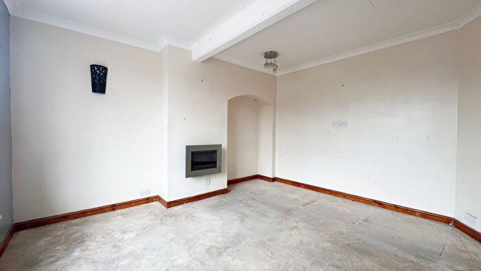 2 Bedroom Terraced House For Sale In Halesowen Road, Morden, SM4