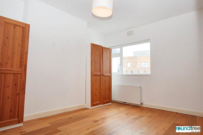 2 Bedroom Flat For Sale In Heriot Road, Hendon, NW4