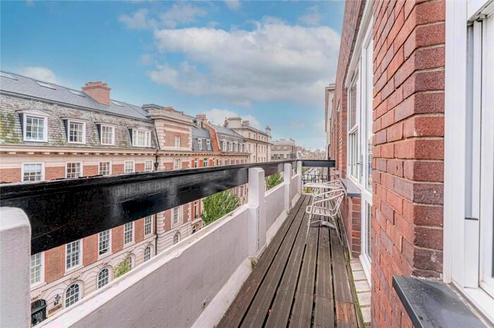 3 Bedroom Flat To Rent In Weymouth Street, Marylebone, London, W1W