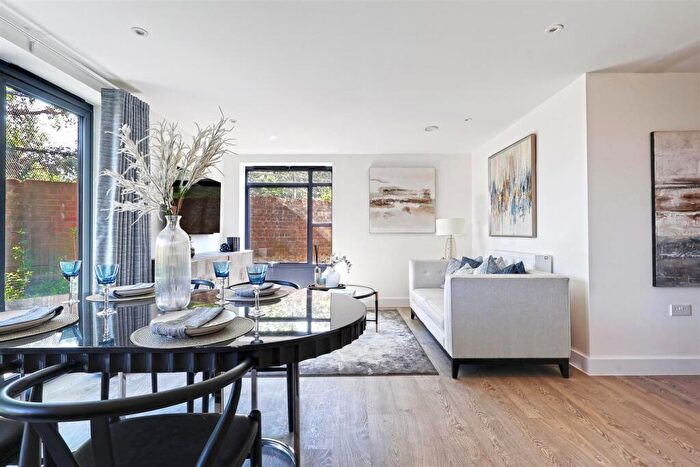 2 Bedroom Apartment For Sale In The Harper, Charlotte Court, Oakwood, N14