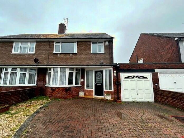 3 Bedroom Semi-Detached House To Rent In Ringwood Road, Eastbourne, BN22