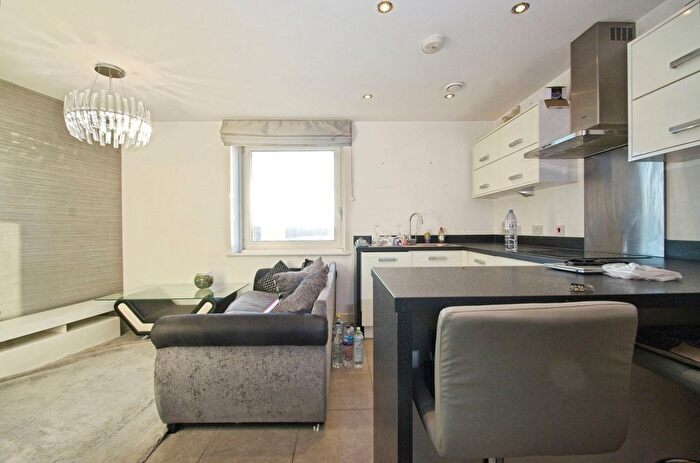 1 Bedroom Flat For Sale In Pendeen House, Ferry Court, Cardiff, CF11