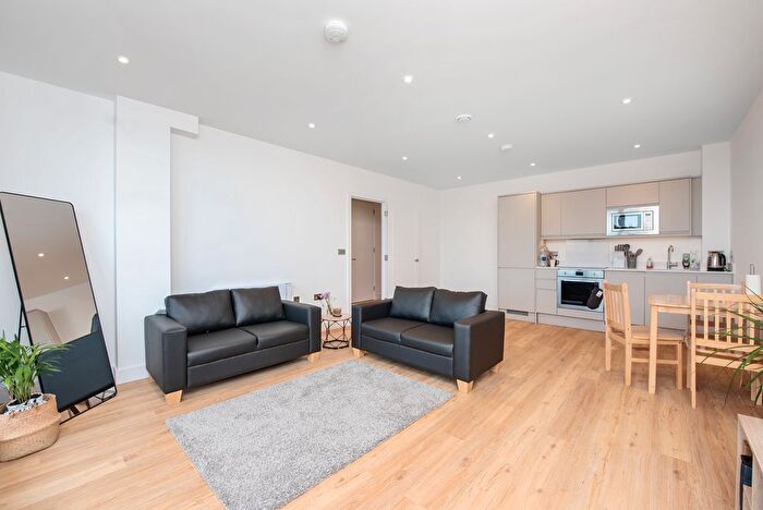 1 Bedroom Flat To Rent In Farnborough Road, Farnborough, GU14