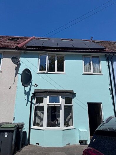 5 Bedroom Terraced House To Rent In The Roundway, London, N17