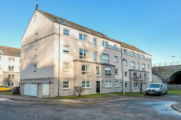2 Bedroom Flat To Rent In South College Street, City Centre, Aberdeen, AB11