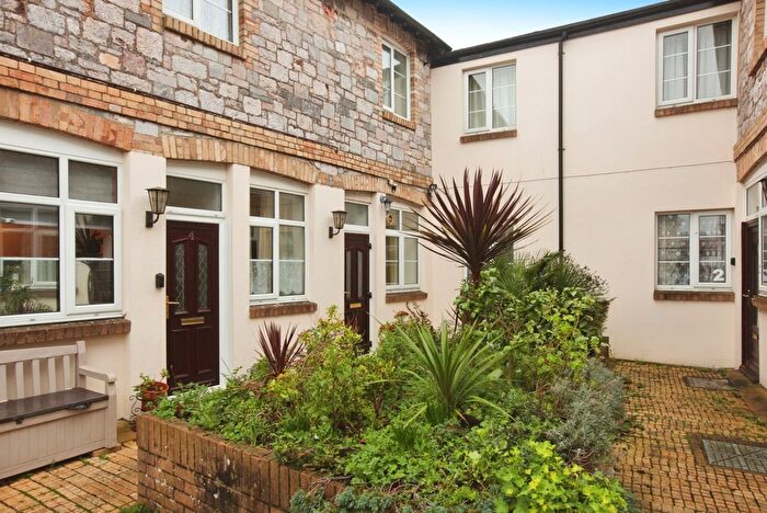 1 Bedroom Flat For Sale In Greenway Road, St. Marychurch, Torquay, Devon, TQ1