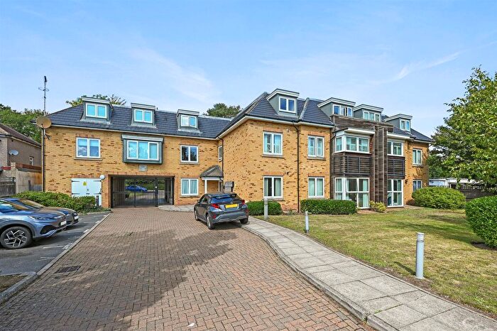 1 Bedroom Flat For Sale In Hercies Road, Hillingdon, UB10