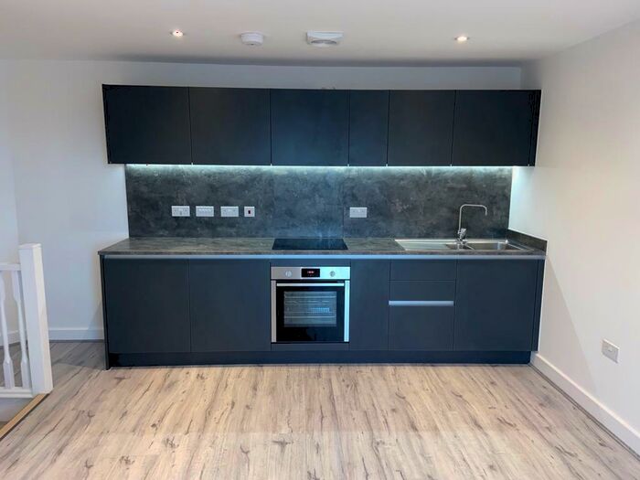 2 Bedroom Town House To Rent In Dallington Street, Nottingham, Nottinghamshire, NG8